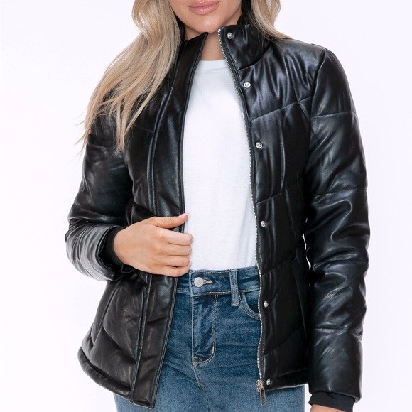 snobbish Jackets & Blazers - NEW!!🎉❄️ Pocketed Zip Up Turtleneck Puffer Jacket
